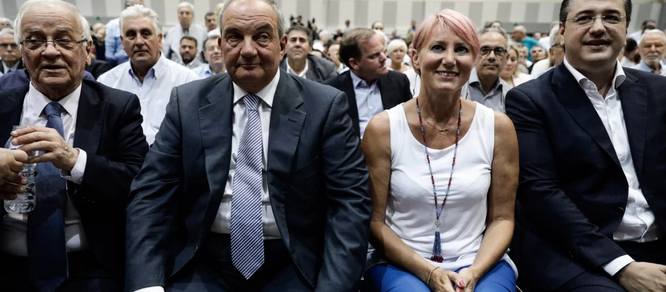 Όταν η Νατάσα Παζαΐτη συμμετείχε σε παρέλαση με το Λύκειο Ελληνίδων (φωτό)